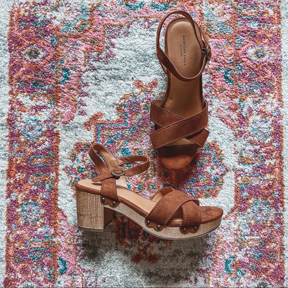 AMERICAN EAGLE • platform heels - Picture 5 of 7